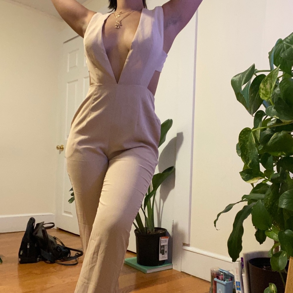 Sabo Skirt V Cut Romper - Picture 4 of 6